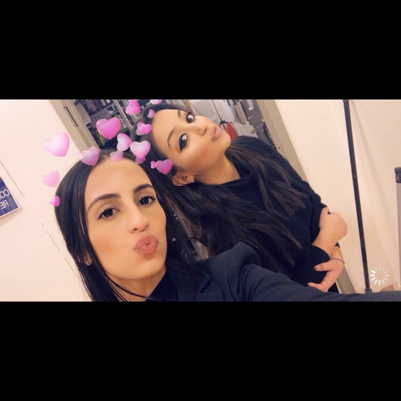 Meet your Posher, Gabrielle - Picture 1 of 1